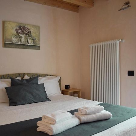 La Tana Del Tasso Rooms&Breakfast Camerata Cornello Luaran gambar