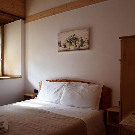 La Tana Del Tasso Rooms&Breakfast Camerata Cornello Luaran gambar