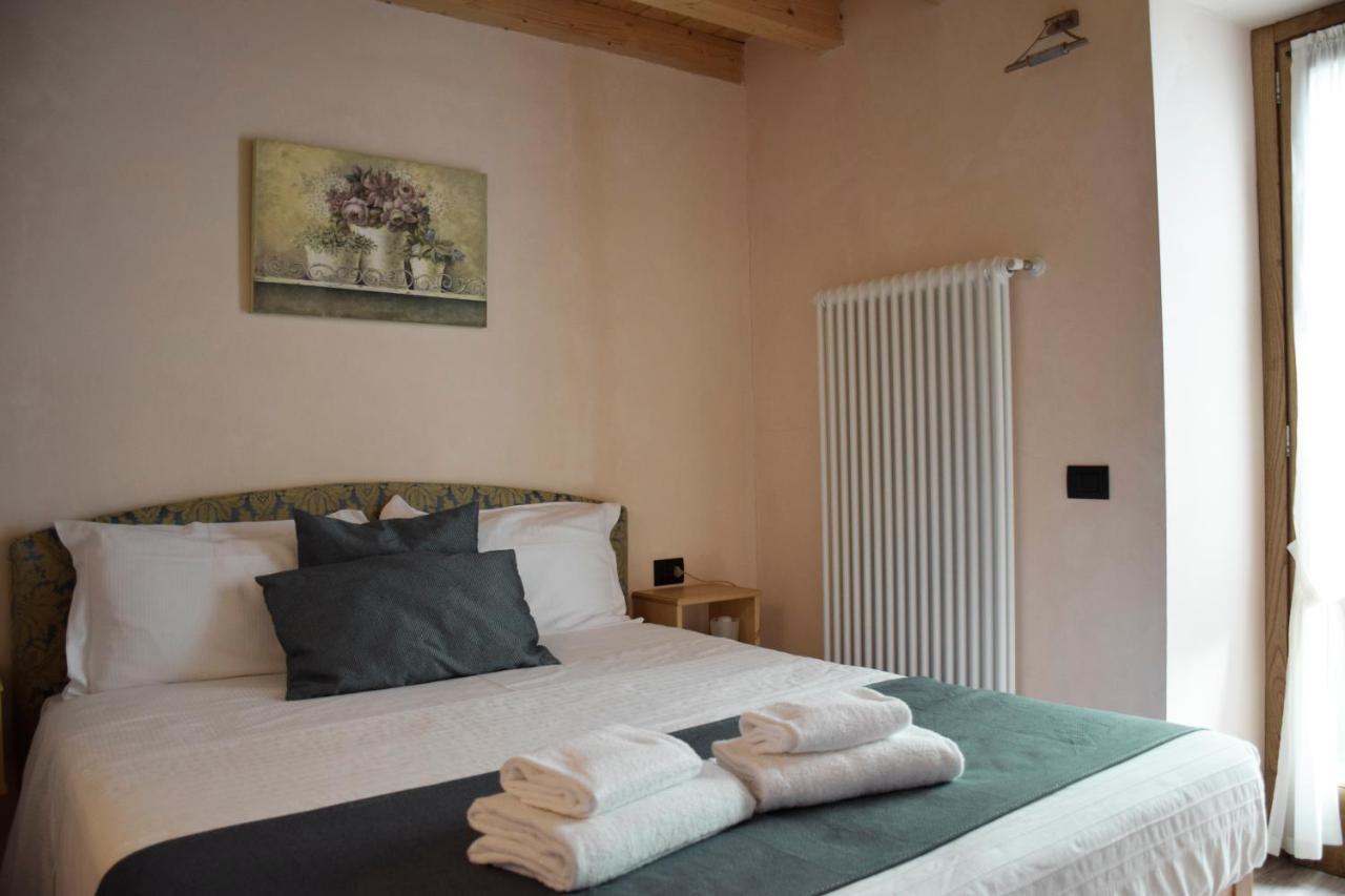 La Tana Del Tasso Rooms&Breakfast Camerata Cornello Luaran gambar