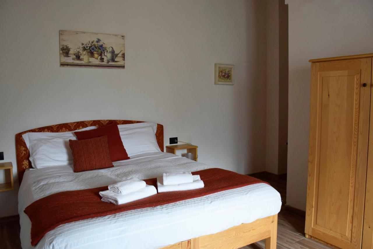La Tana Del Tasso Rooms&Breakfast Camerata Cornello Luaran gambar