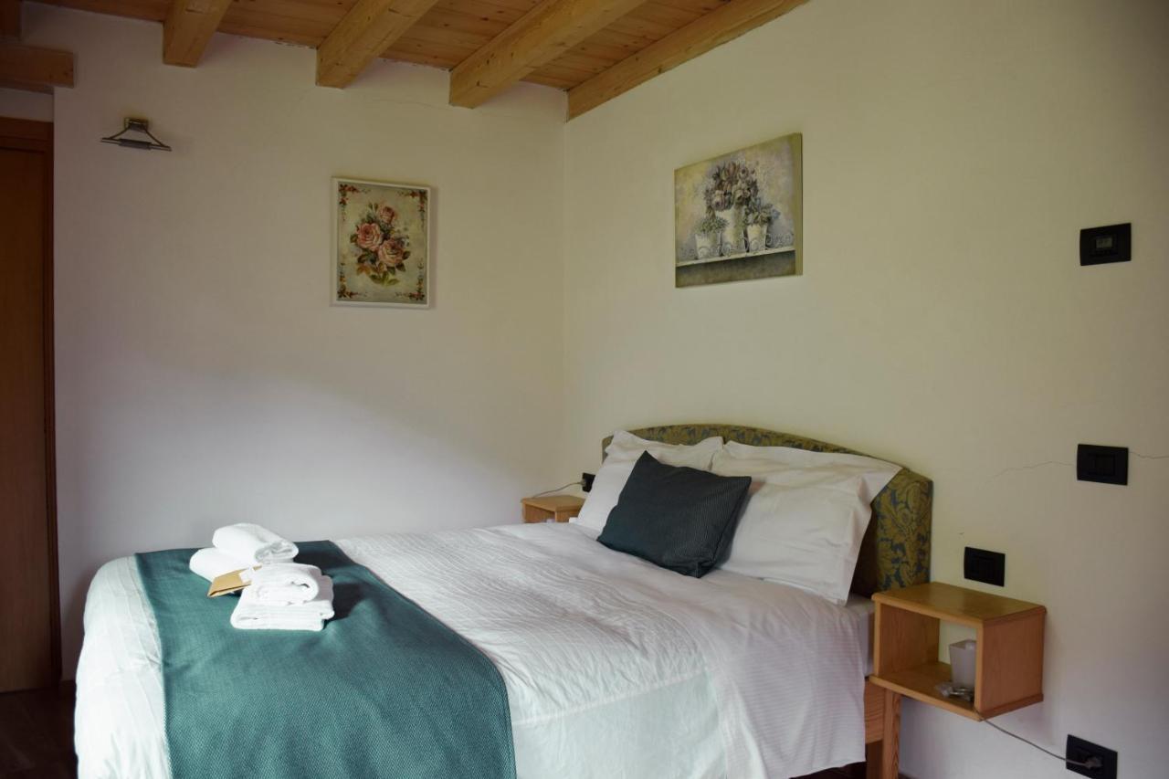 La Tana Del Tasso Rooms&Breakfast Camerata Cornello Luaran gambar