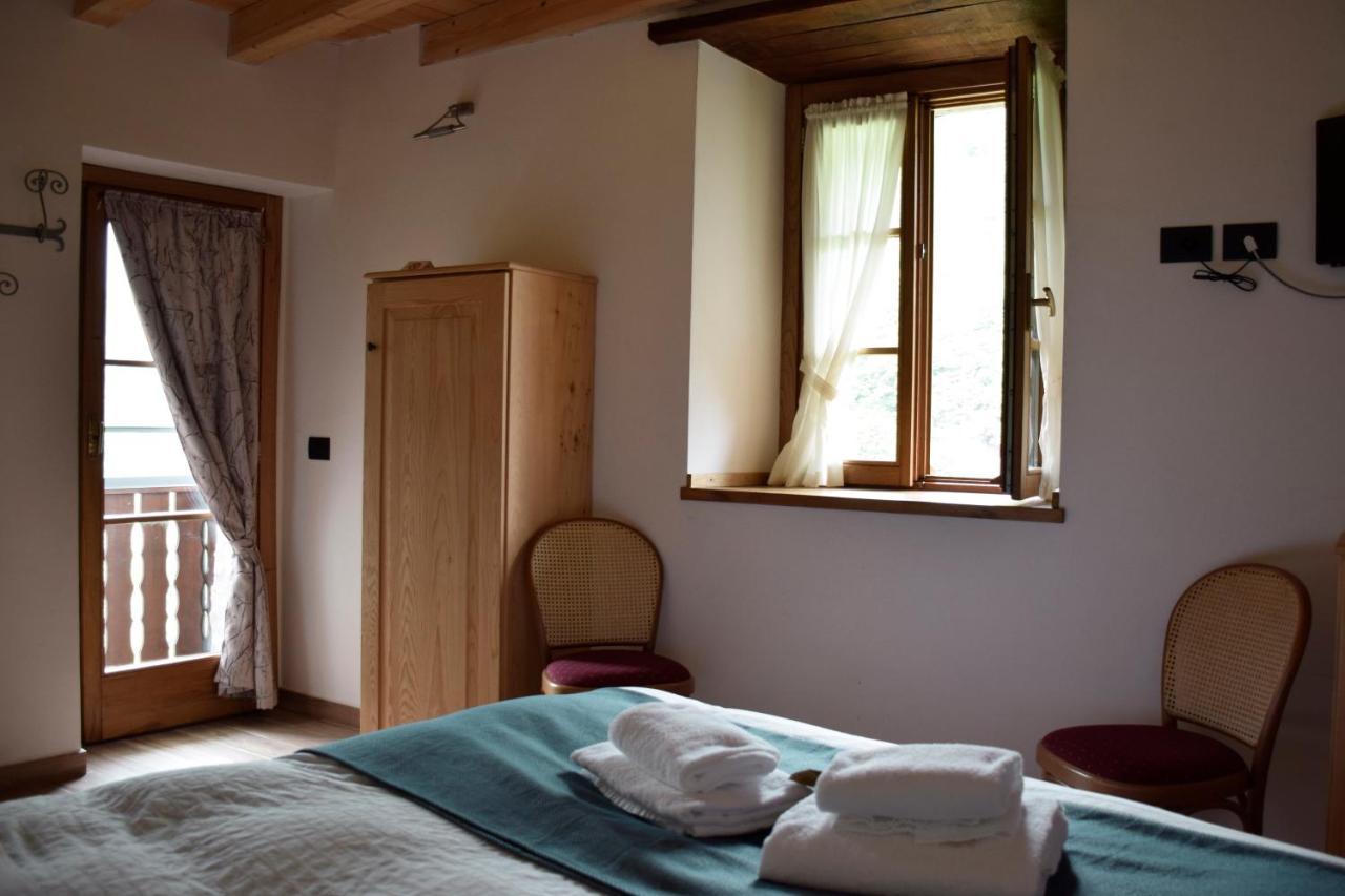 La Tana Del Tasso Rooms&Breakfast Camerata Cornello Luaran gambar
