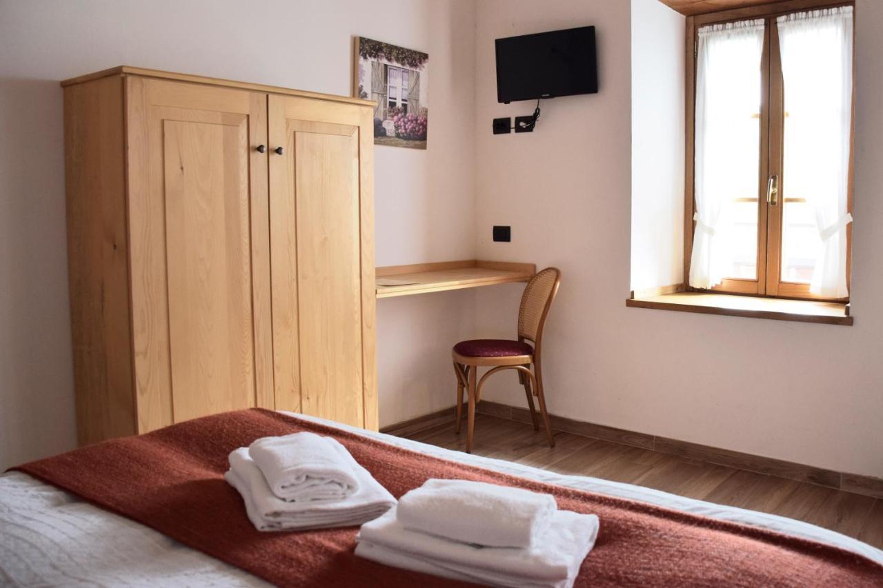 La Tana Del Tasso Rooms&Breakfast Camerata Cornello Luaran gambar