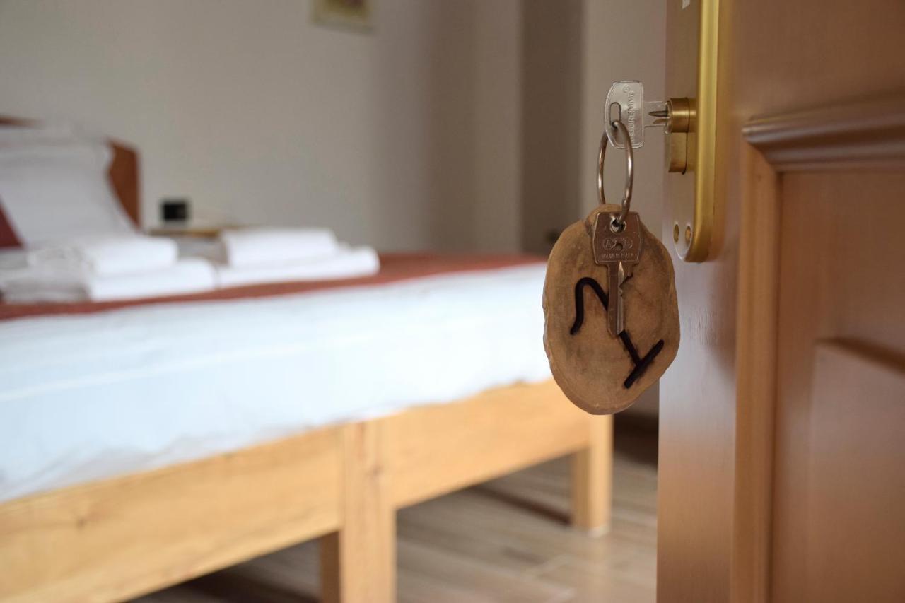 La Tana Del Tasso Rooms&Breakfast Camerata Cornello Luaran gambar