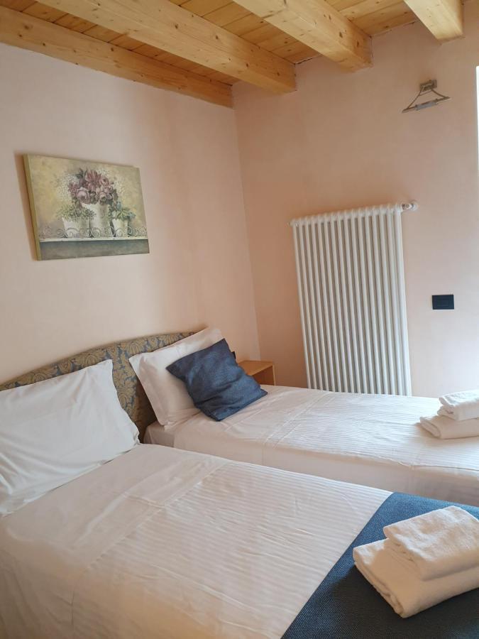 La Tana Del Tasso Rooms&Breakfast Camerata Cornello Luaran gambar