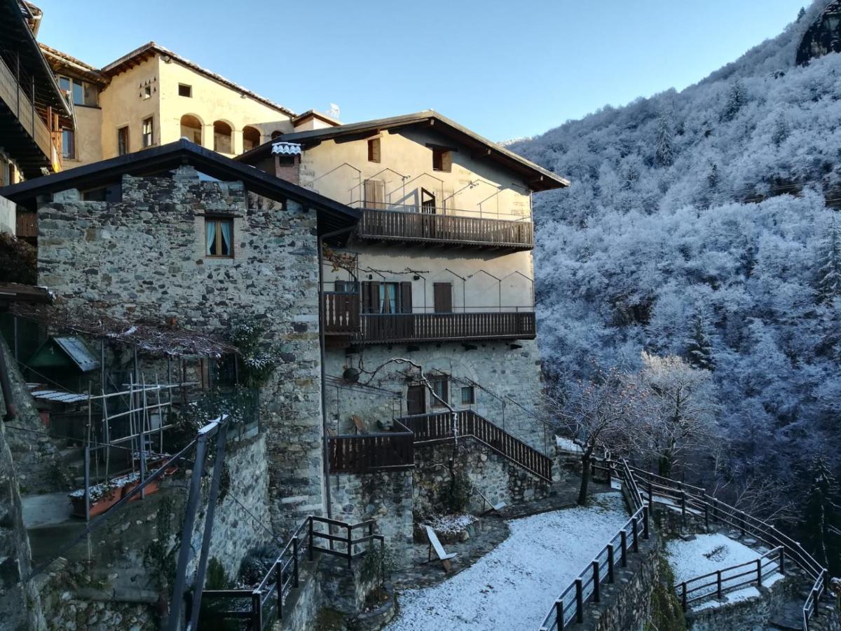 La Tana Del Tasso Rooms&Breakfast Camerata Cornello Luaran gambar