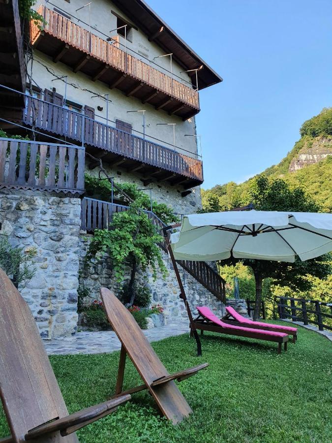 La Tana Del Tasso Rooms&Breakfast Camerata Cornello Luaran gambar