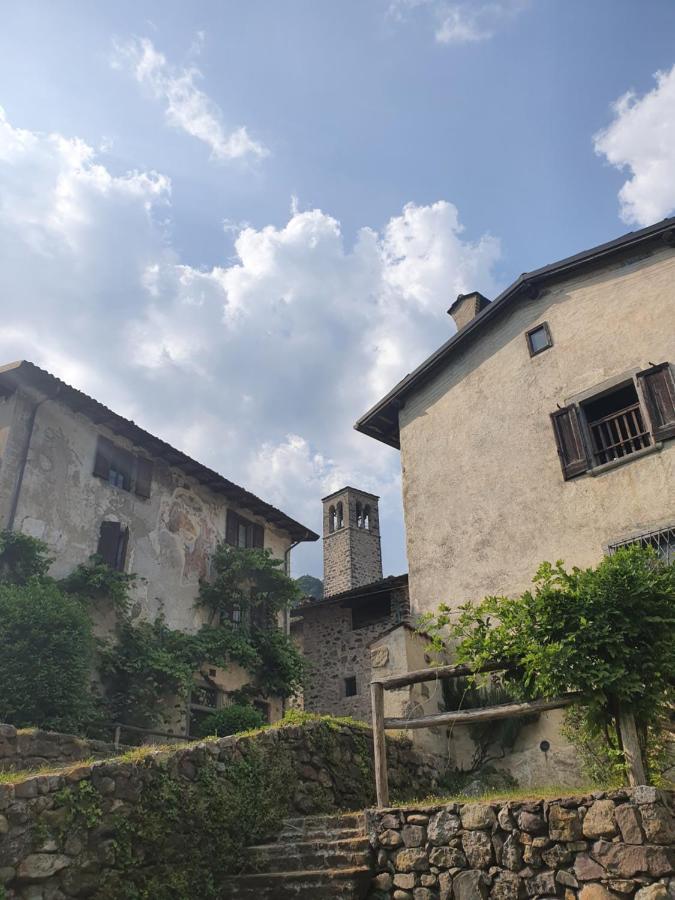 La Tana Del Tasso Rooms&Breakfast Camerata Cornello Luaran gambar
