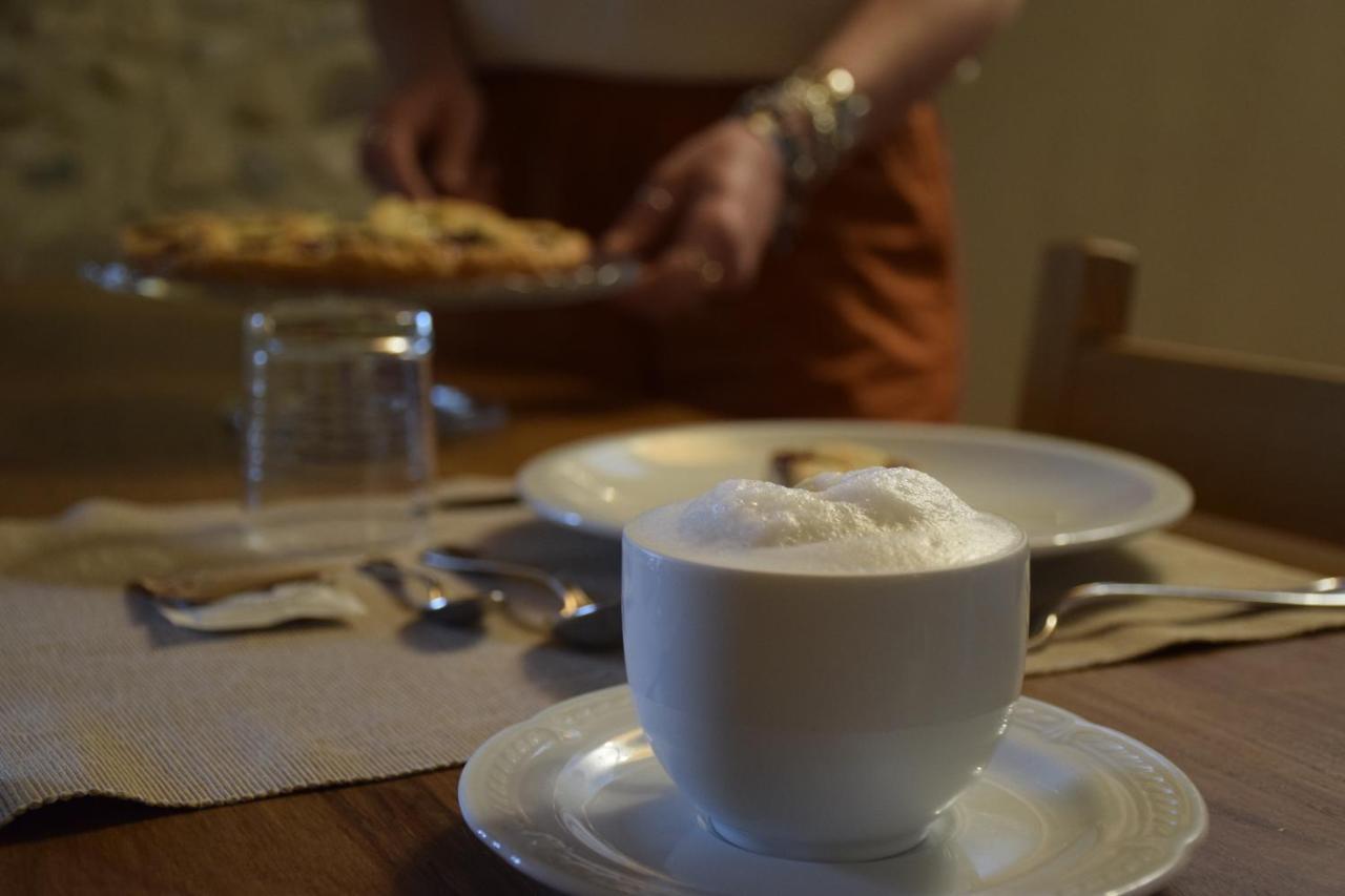 La Tana Del Tasso Rooms&Breakfast Camerata Cornello Luaran gambar