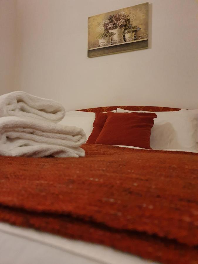 La Tana Del Tasso Rooms&Breakfast Camerata Cornello Luaran gambar