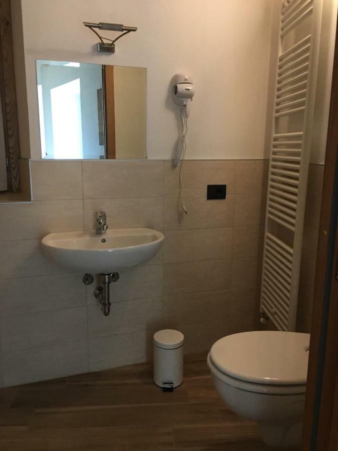 La Tana Del Tasso Rooms&Breakfast Camerata Cornello Luaran gambar