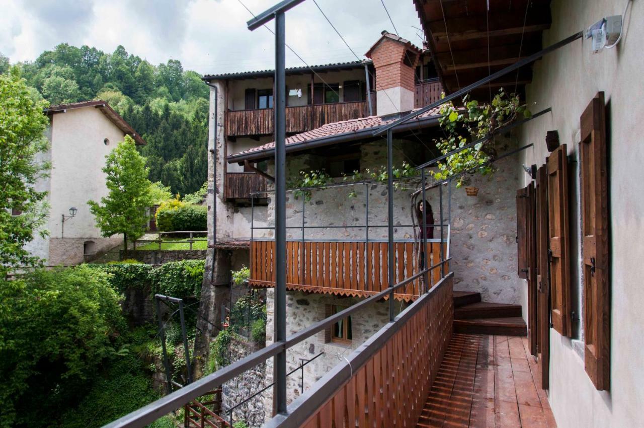 La Tana Del Tasso Rooms&Breakfast Camerata Cornello Luaran gambar