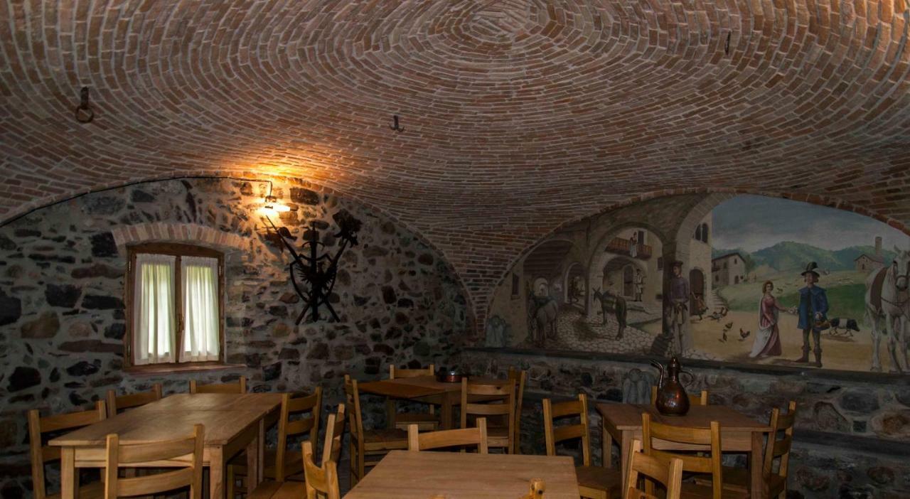 La Tana Del Tasso Rooms&Breakfast Camerata Cornello Luaran gambar