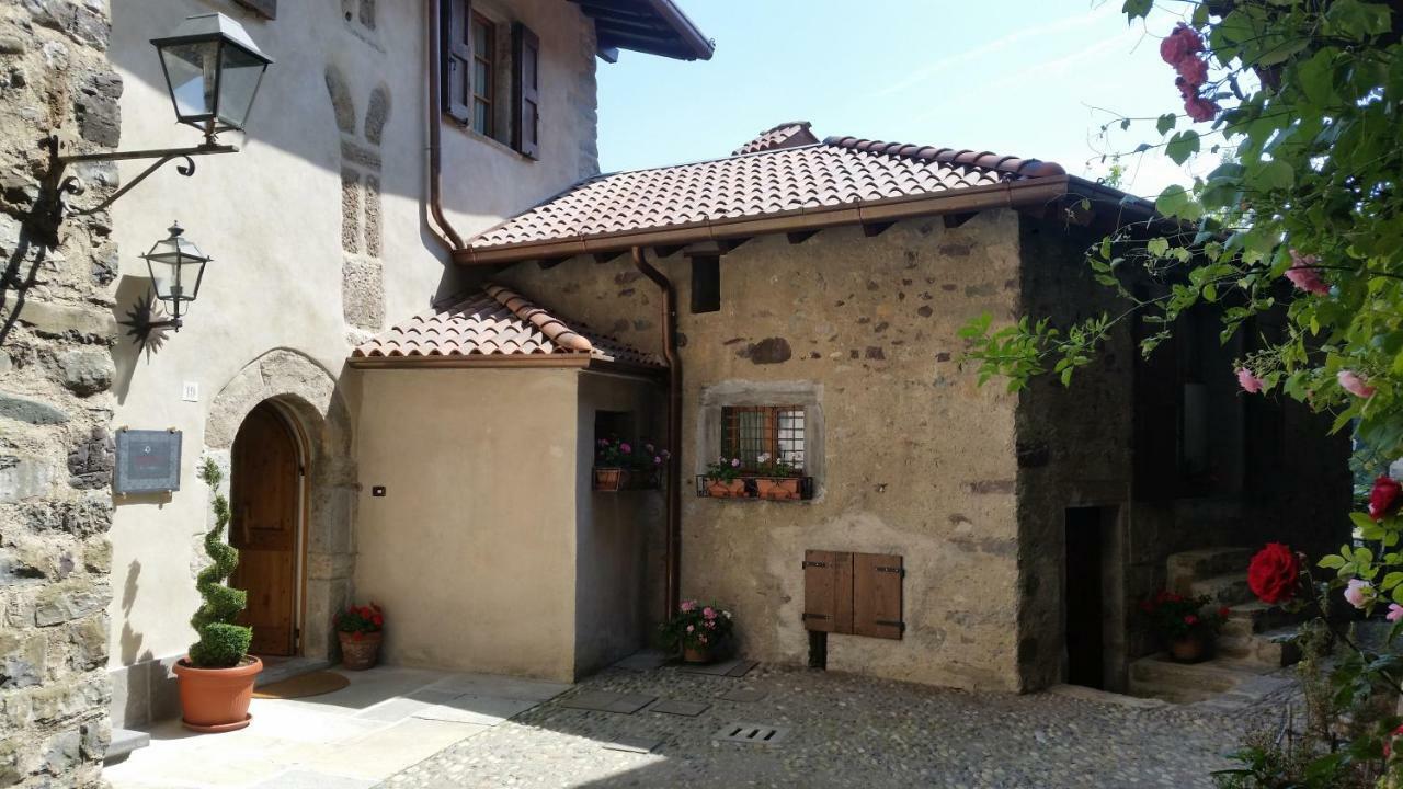 La Tana Del Tasso Rooms&Breakfast Camerata Cornello Luaran gambar