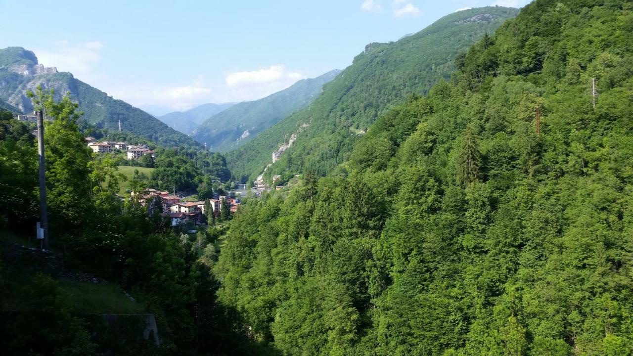 La Tana Del Tasso Rooms&Breakfast Camerata Cornello Luaran gambar