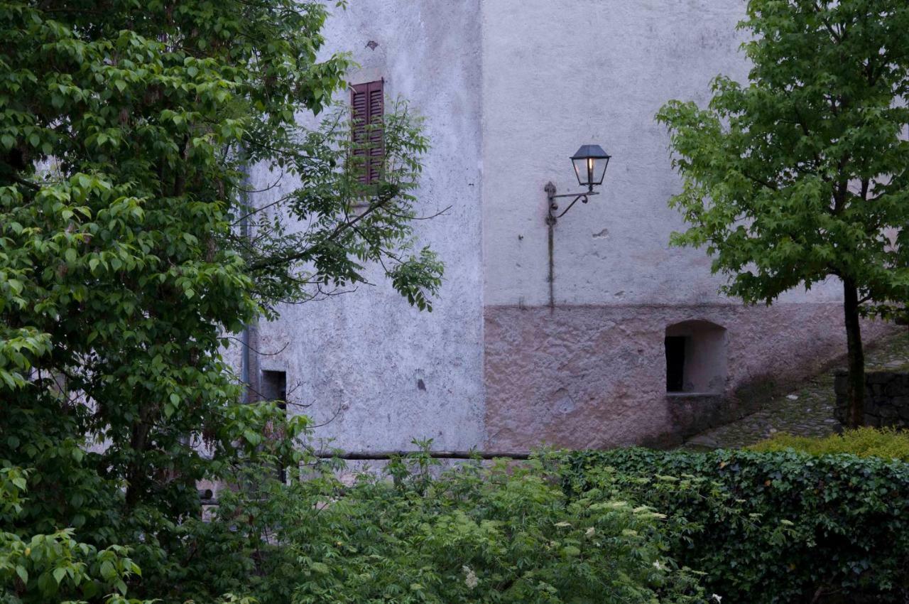 La Tana Del Tasso Rooms&Breakfast Camerata Cornello Luaran gambar