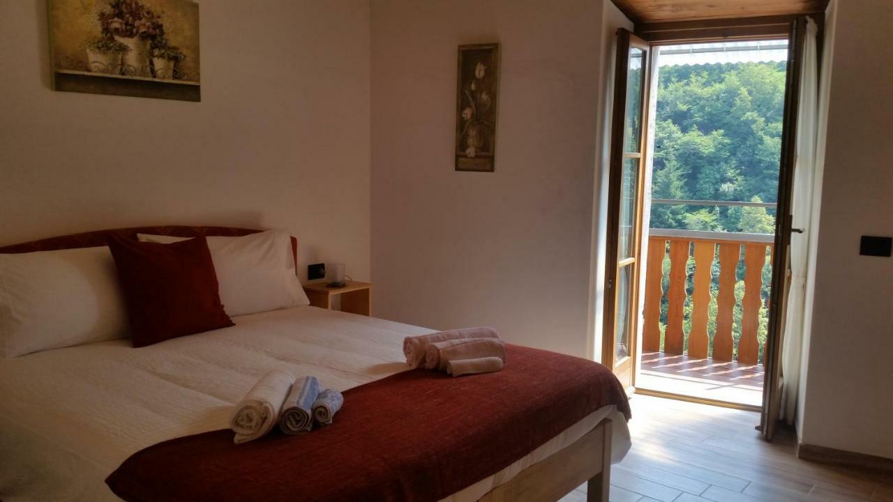 La Tana Del Tasso Rooms&Breakfast Camerata Cornello Luaran gambar